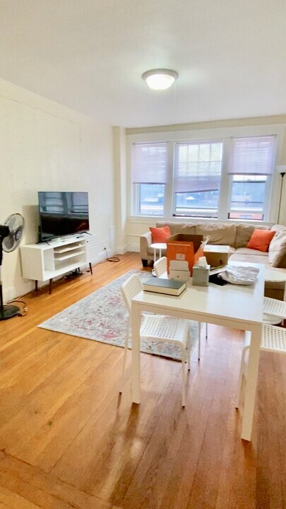 1982 Commonwealth Ave, Unit 9 in Boston, MA - Building Photo