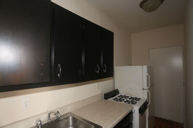 960 W Cornelia Ave in Chicago, IL - Foto de edificio - Building Photo