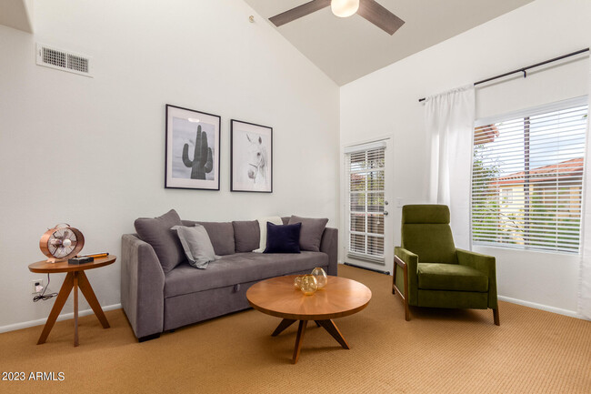 7008 E Gold Dust Ave in Paradise Valley, AZ - Building Photo - Building Photo