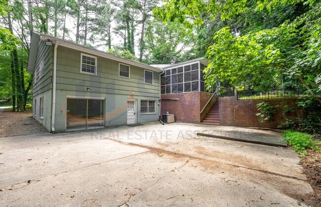 406 N Estes Dr in Chapel Hill, NC - Building Photo - Building Photo