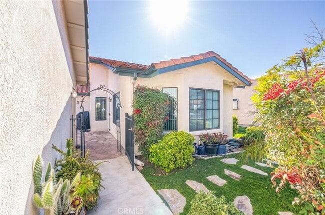 1060 Mountain View Dr