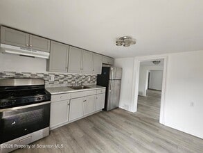 1515 Brick Ave, Unit 1517 in Scranton, PA - Foto de edificio - Building Photo