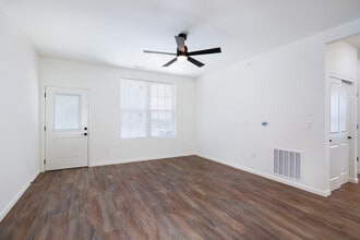 Washington Terrace in Washington, MO - Foto de edificio - Interior Photo