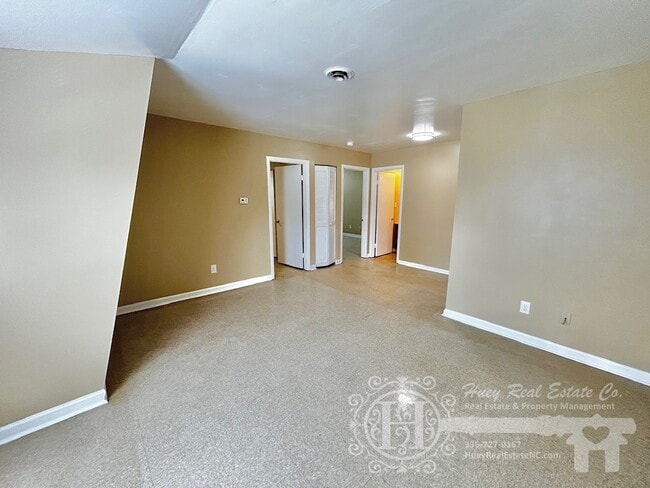 206 Robin Ln, Unit D in Graham, NC - Building Photo - Building Photo