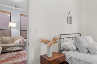 2672 N Halsted St, Unit 3W in Chicago, IL - Building Photo - Building Photo