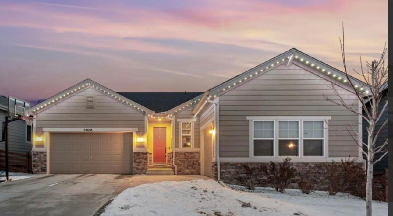 22658 E Tufts Ave in Aurora, CO - Building Photo