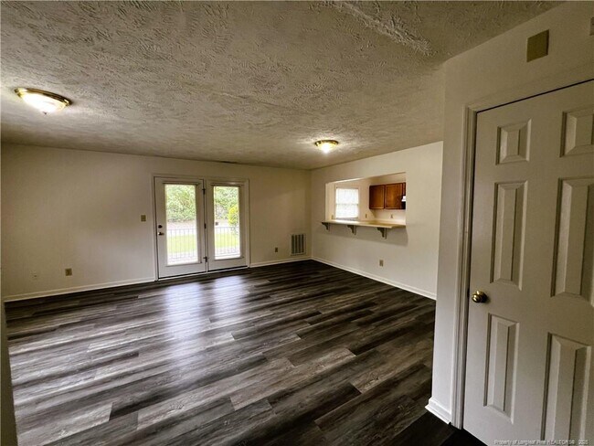 1036 Ancestry Dr in Fayetteville, NC - Foto de edificio - Building Photo