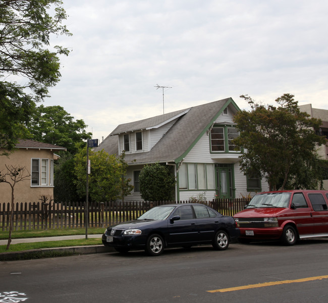 1642 Federal Ave in Los Angeles, CA - Building Photo - Building Photo