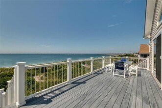 154 Sand Hill Cove Rd in Narragansett, RI - Building Photo - Building Photo