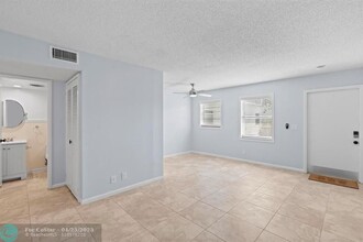 1127 S Federal Hwy in Lake Worth Beach, FL - Building Photo - Building Photo