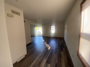 903 Clarmar Dr, Unit 1 in Sun Prairie, WI - Building Photo - Building Photo