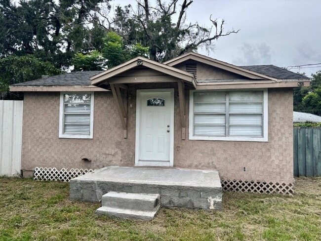 property at 1405 40th St