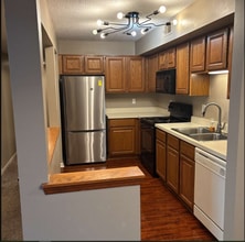 173 Pinewood Cir in Plymouth, MI - Building Photo - Building Photo