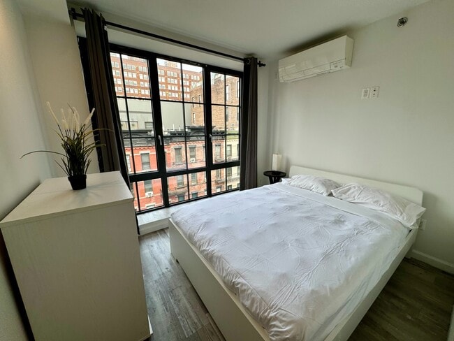 433 W 53rd St