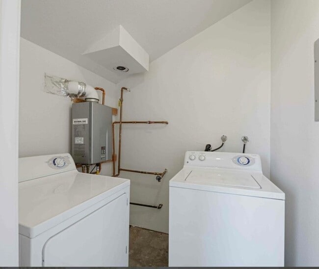 25339 The Old Rd in Stevenson Ranch, CA - Foto de edificio - Building Photo