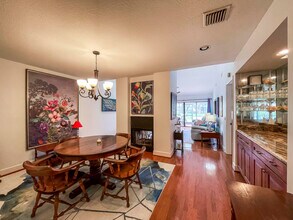 56 Edinburgh Dr in Palm Beach Gardens, FL - Foto de edificio - Building Photo