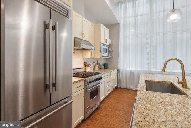 23 S 23rd St in Philadelphia, PA - Building Photo - Building Photo