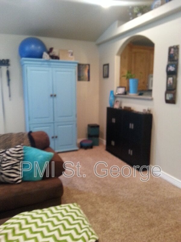 73 Pheasant Dr in Hurricane, UT - Building Photo - Building Photo