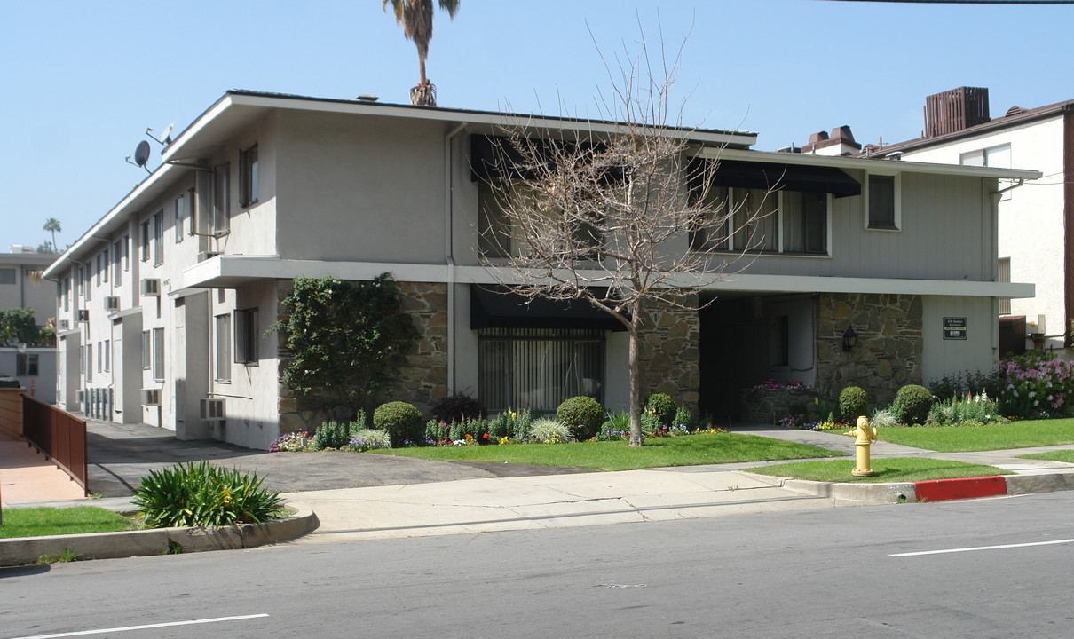 231 Hudson Ave in Pasadena, CA - Building Photo