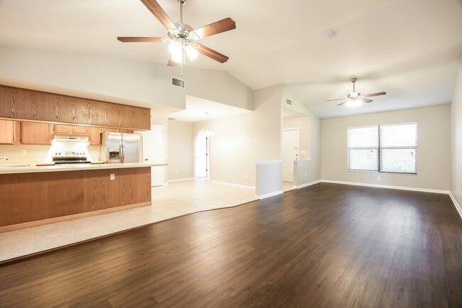 3607 SE 8th Ave in Cape Coral, FL - Building Photo - Building Photo