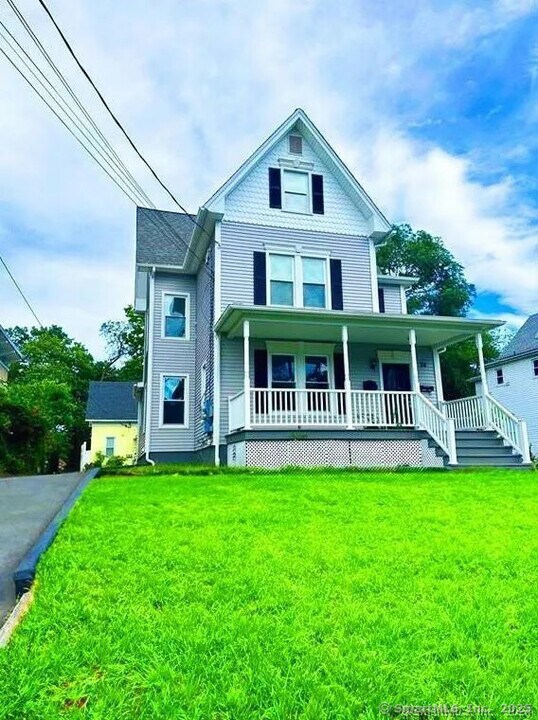 74 Howard Ave in Ansonia, CT - Building Photo