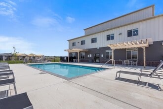Willows South Commons in Sioux Falls, SD - Foto de edificio - Building Photo