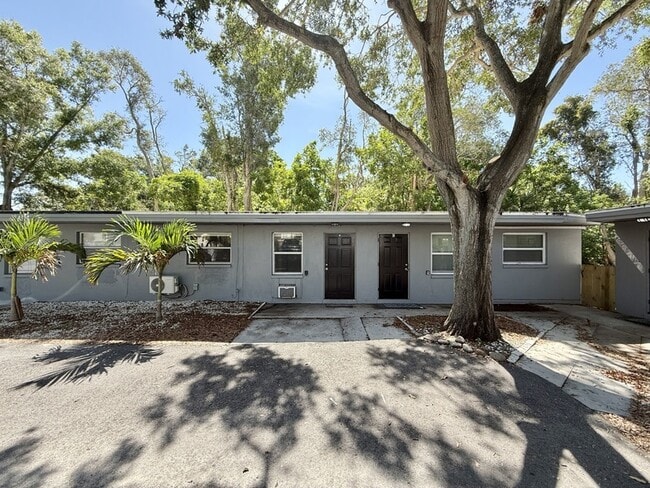 115 Cleveland Ave SW in Largo, FL - Building Photo - Building Photo