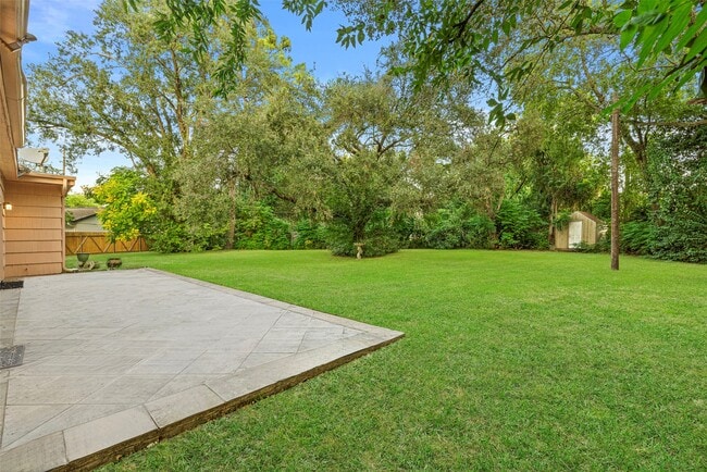 property at 2927 Rockyridge Dr