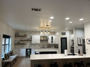 23970 Cavern Oak in San Antonio, TX - Building Photo - Building Photo