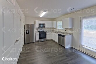 204 Glenoaks Dr in Lexington, NC - Building Photo - Building Photo