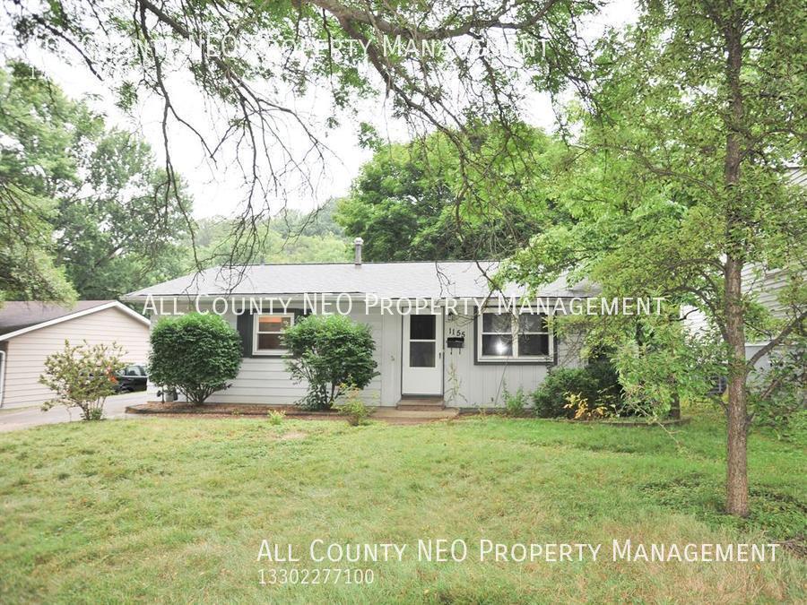 1155 Madrid Dr in Akron, OH - Building Photo