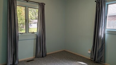 2805 Lawndale Dr in Champaign, IL - Building Photo - Building Photo