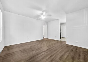 9136 Tamworth Rd in Jacksonville, FL - Building Photo - Building Photo