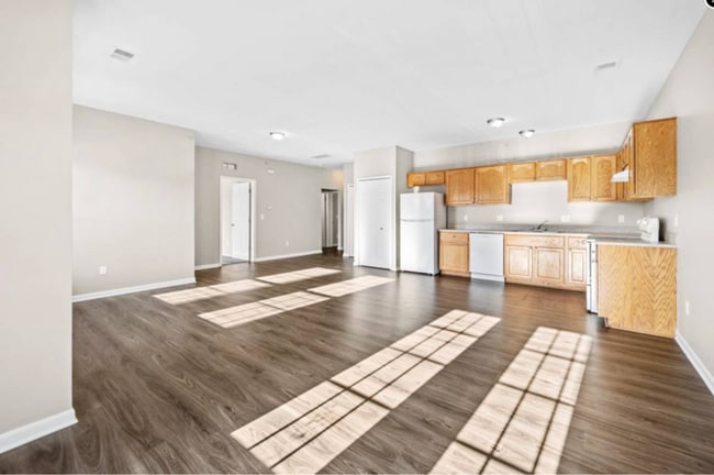 14196 Lakeside Blvd N in Shelby Township, MI - Foto de edificio - Building Photo