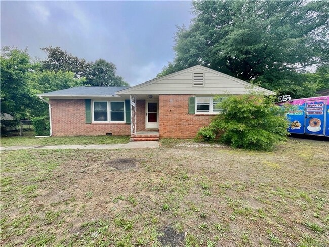 property at 1514 Roxie Ave