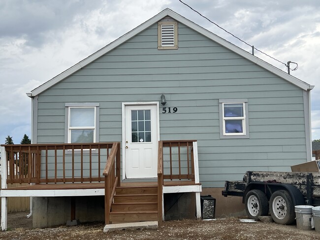 property at 519 W Knearl St