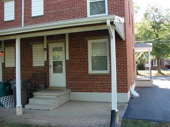 2304 Lakewood Ave, Unit 2304 in Lima, OH - Foto de edificio - Building Photo