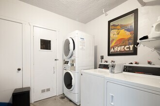 2807 Highland Ave, Unit #1 in Santa Monica, CA - Building Photo - Building Photo
