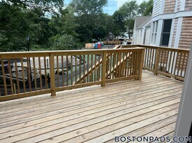 328 Bank St in Harwich, MA - Building Photo