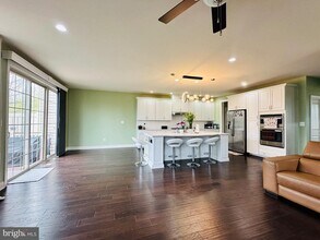 22611 Windsor Locks Square in Ashburn, VA - Building Photo - Building Photo