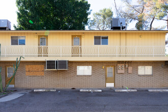 120 N Beverly in Mesa, AZ - Building Photo - Primary Photo