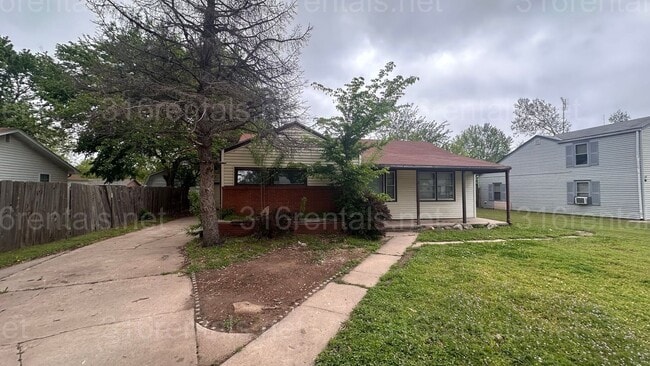 property at 752 N Westridge Dr