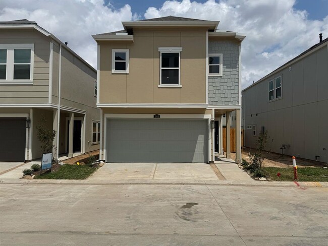 property at 1916 Huntly Chase Dr