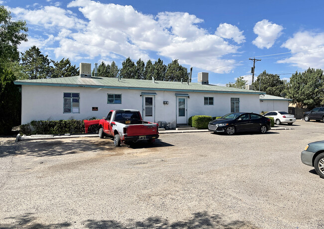 1305 San Mateo Blvd SE in Albuquerque, NM - Building Photo - Building Photo