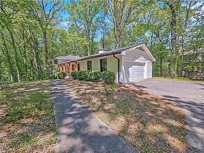 6810 Temple Cir SE in Mableton, GA - Building Photo - Building Photo