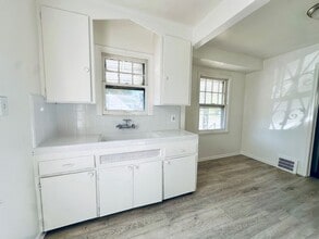 8490 Ashton Ave in Detroit, MI - Building Photo - Building Photo