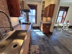 1311 Yale Pl in Minneapolis, MN - Building Photo - Building Photo