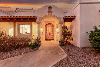 4667 N Rocky Crest Pl in Tucson, AZ - Building Photo - Building Photo