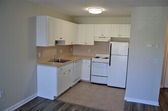 50 Myano Ln, Unit # 12 in Stamford, CT - Building Photo - Building Photo