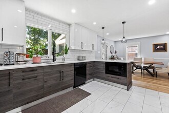 11 Parkway in Medford, MA - Building Photo - Building Photo